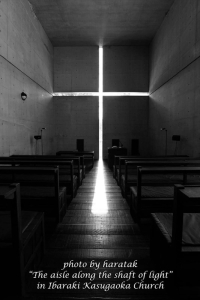 茨木春日丘教会の十字架写真